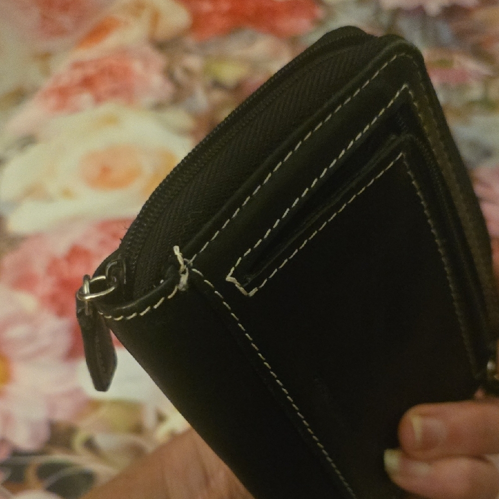 Fossil Black Leather Wallet - Picture 11 of 12